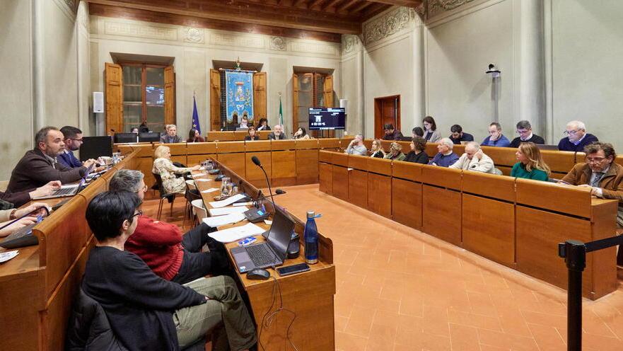 Il consiglio comunale di Empoli: l’anno scorso ha dato il via libera alla quotazione in Borsa della Multiutility, ora lo stop