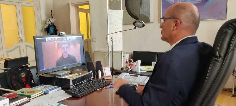 Primo Tricolore al sindaco ucraino sequestrato dall’esercito russo