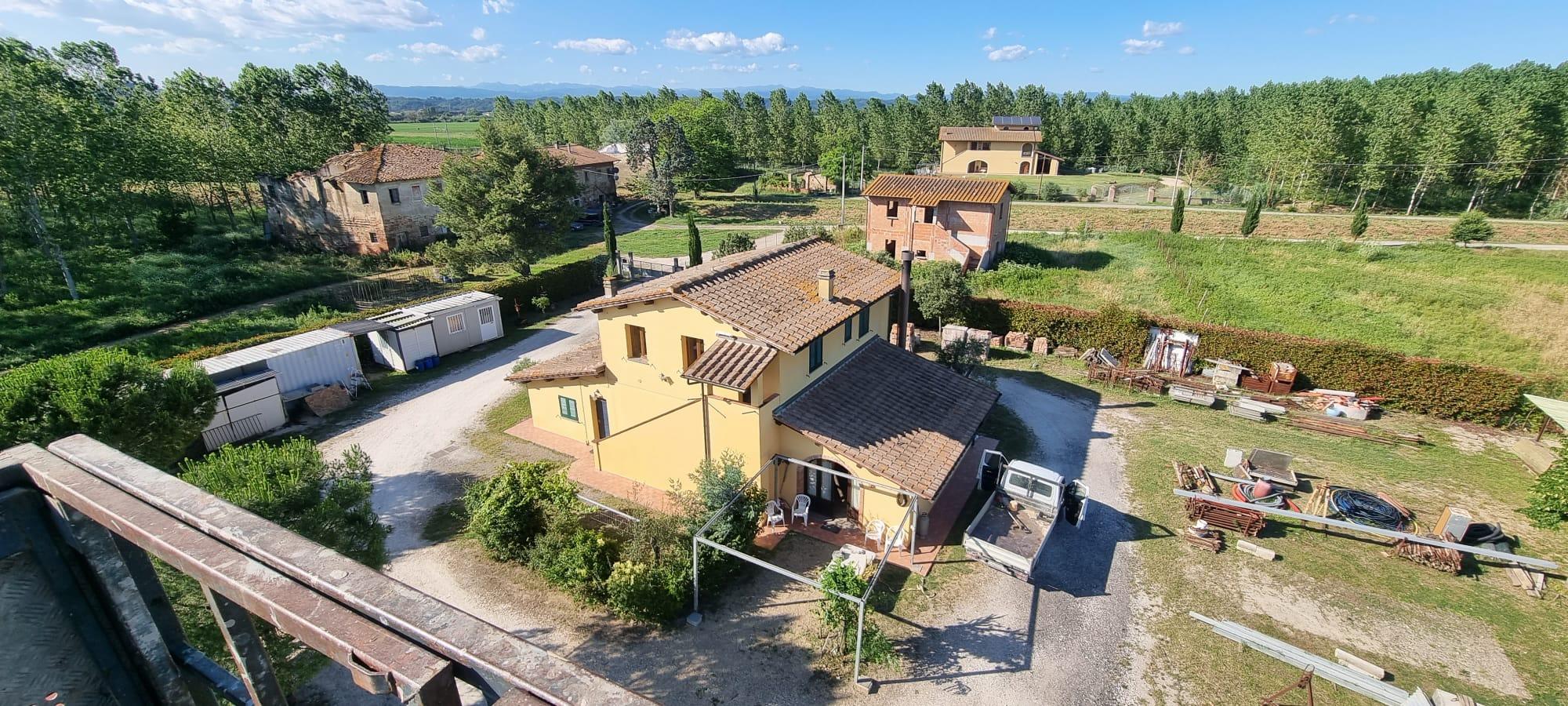 Una cittadella del cane: via libera a pensione, percorso salute e cimitero