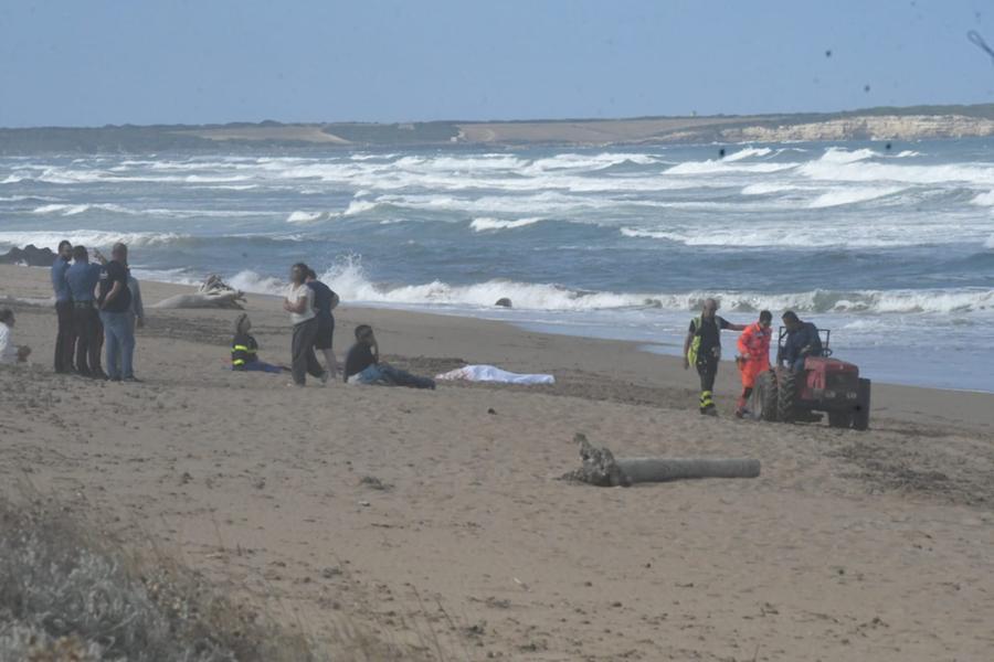 Is Arenas, turista trovata morta in spiaggia