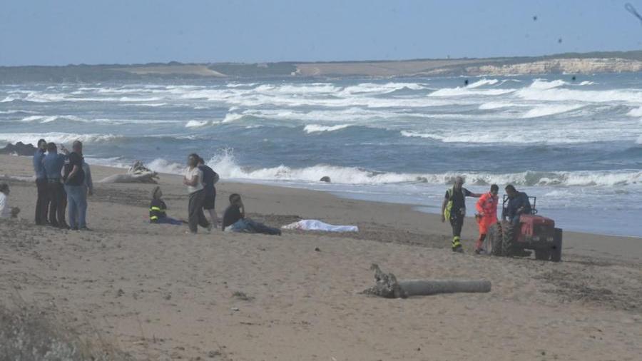 Is Arenas, turista trovata morta in spiaggia