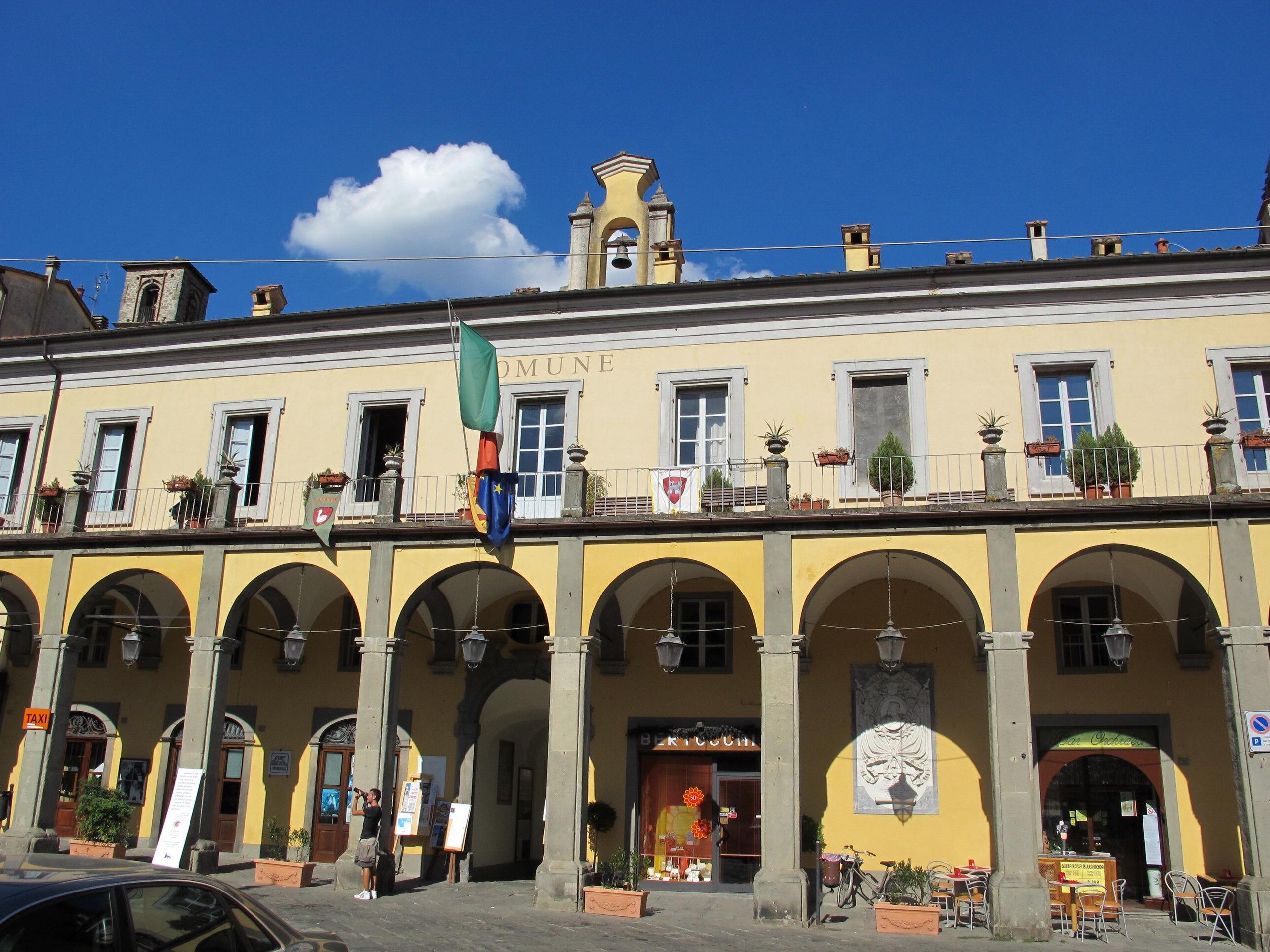 Il palazzo comunale di Pontremoli