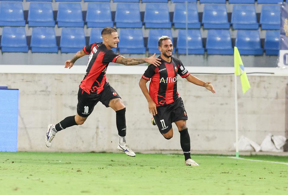La gioia di Guadagni autore del gol del pari