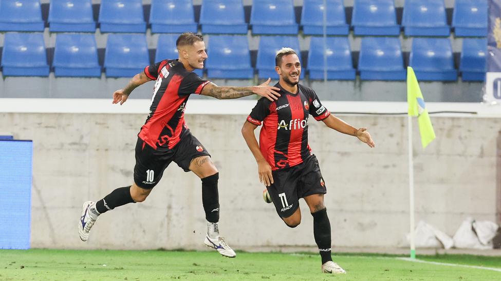 La gioia di Guadagni autore del gol del pari