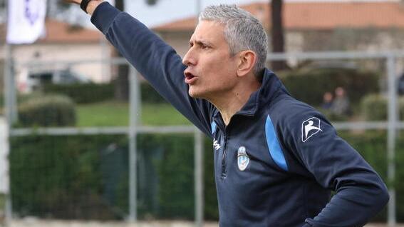 Il mister biancoceleste Leonardo Tocchini pronto a confermare l’undici titolare sceso in campo contro la Cuoio pelli, per un 4 -2- 3 -1 col terminale offensivo Ba