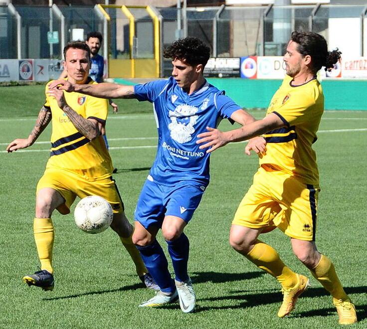l centrocampista Pietro Molinario sarà tra gli assenti di questa giornata: il Castiglioncello vuole rifarsi dalla sconfitta nel primo turno (Falorni/Silvi)