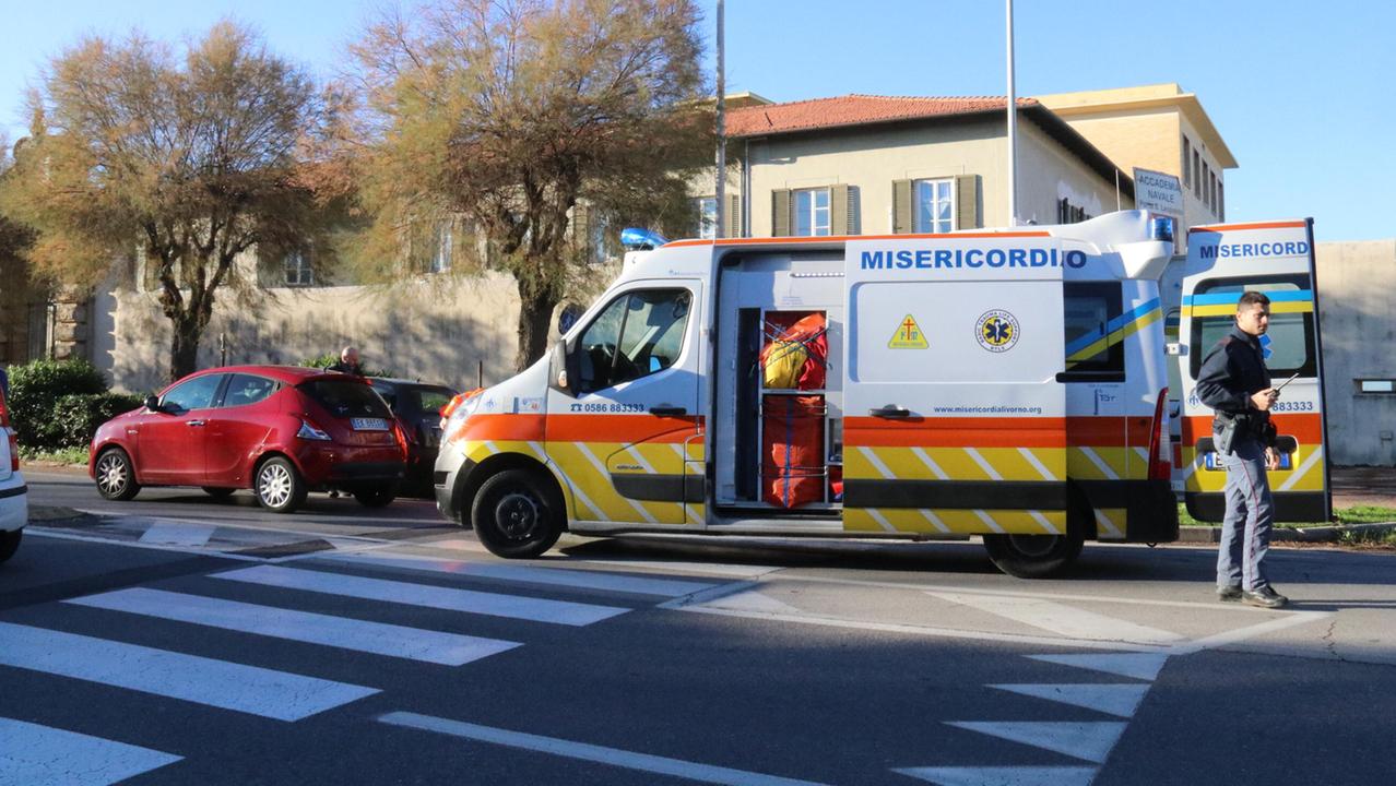 Livorno, nuovo incidente su viale Italia: ferita una diciannovenne