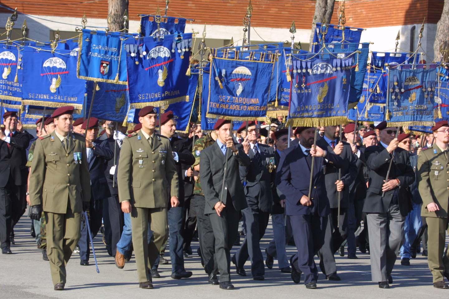 Una celebrazione militare alla Vannucci (foto d'archivio)