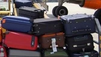 Pisa, oltre trenta furti nelle valigie in aeroporto: nessun colpevole nonostante le prove