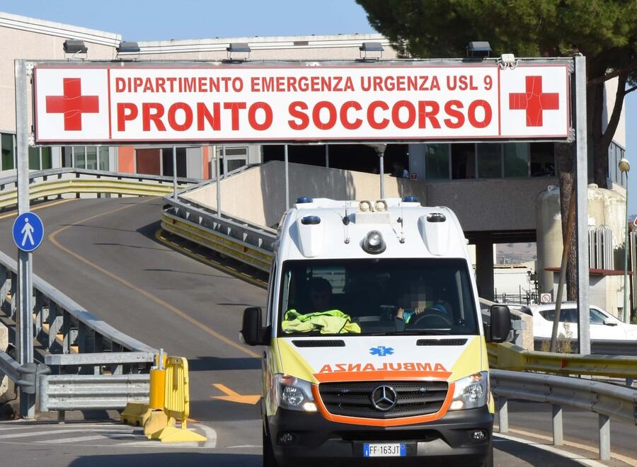 Malore al campo sportivo, paura durante un torneo di calcio