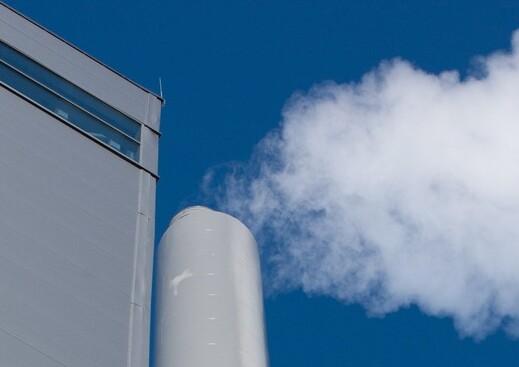 Forte odore di plastica bruciata, Castelnuovo lancia l’allarme