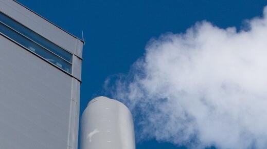 Forte odore di plastica bruciata, Castelnuovo lancia l’allarme