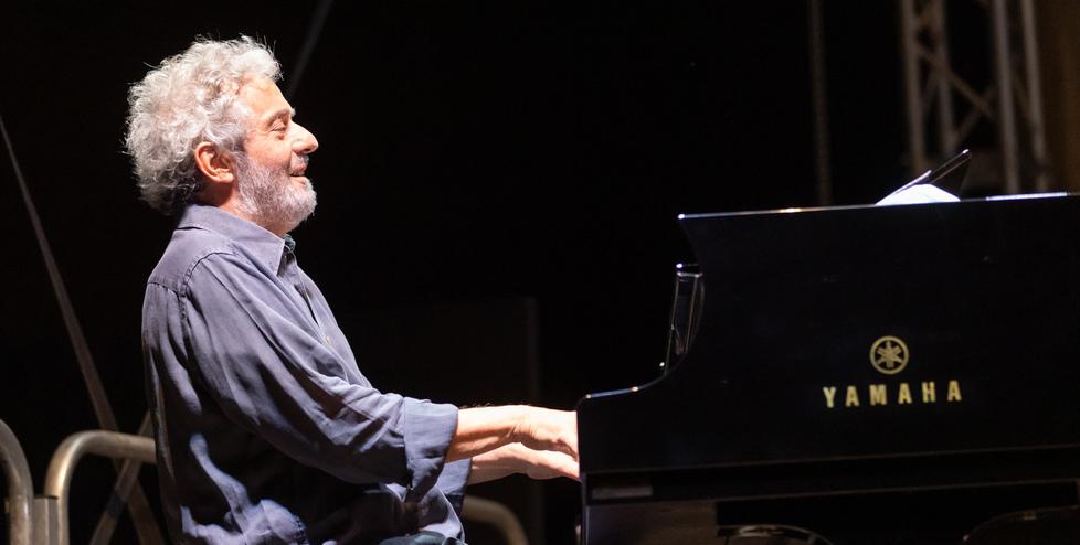 Musica e solidarietà al Valli con il maestro Nicola Piovani