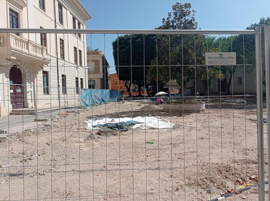 
	Il cantiere di Piazza Manno a Oristano

