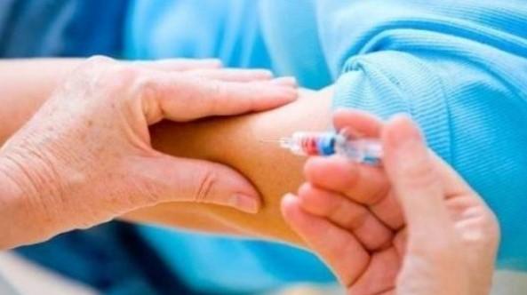 Covid, ecco i nuovi vaccini a Lucca: priorità a over 60 e fragili