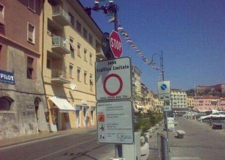 Elba, commercio in difficoltà: in tre anni 236 chiusure di negozi