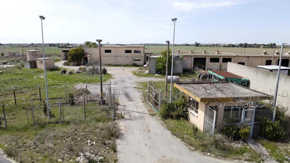 Migranti, ipotesi Cpr a Coltano: il sindaco dice no: «L’area non è idonea»
