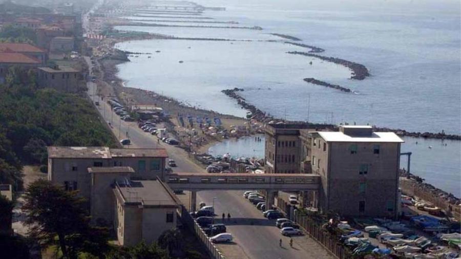 
	Una veduta aerea dell'ex colonia in zona Partaccia a Marina di Massa&nbsp;


