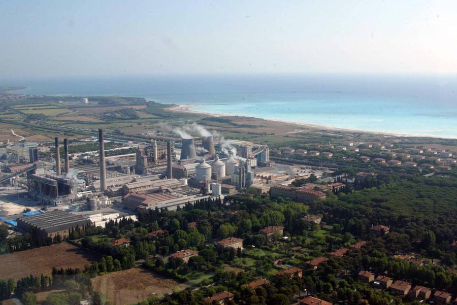 
	Una panoramica&nbsp;area del parco industriale Solvay di Rosignano (foto d'archivio)

