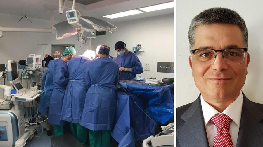 A sinistra un intervento chirurgico, a destra il dottor Lucio Urbani che ha coordinato i professionisti responsabili della nuova chirurgia epatica e coautori della pubblicazione scientifica