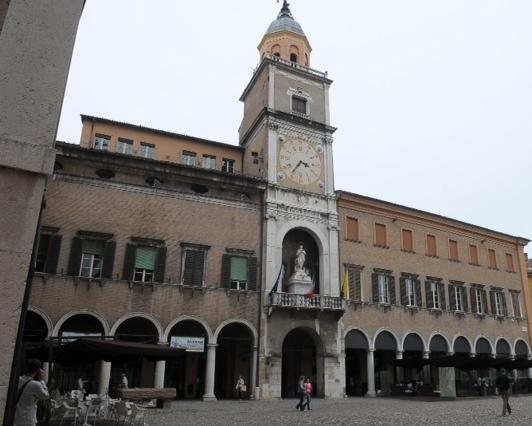 Dipendenti comunali di Modena sotto stress: in Municipio arriva lo psicologo<br>
