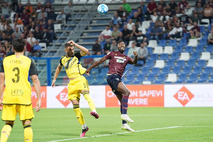 Reggiana, solo un pari per il compleanno