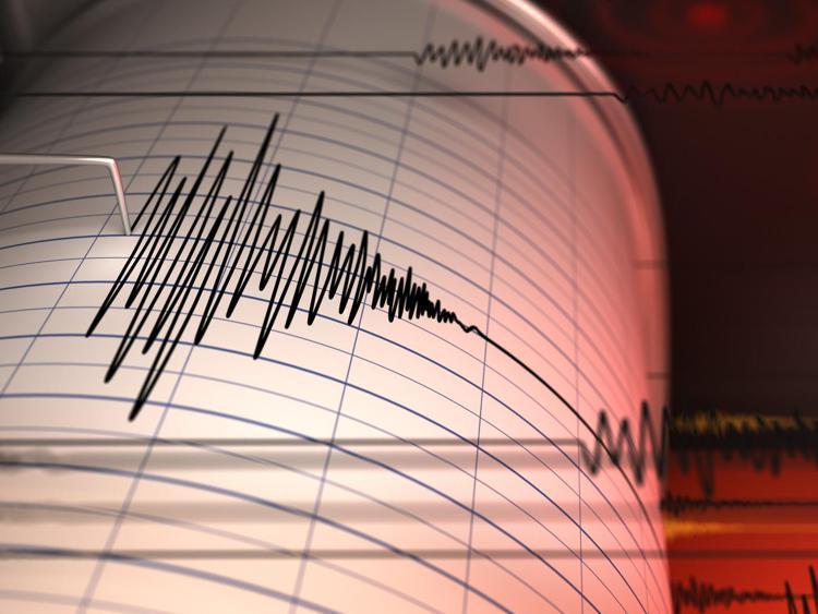 Terremoto a Napoli, scossa di magnitudo 4.2 ai Campi Flegrei: paura nella notte