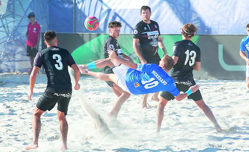 Ad Alghero è beach soccer mania, partito il Mundialito per club 