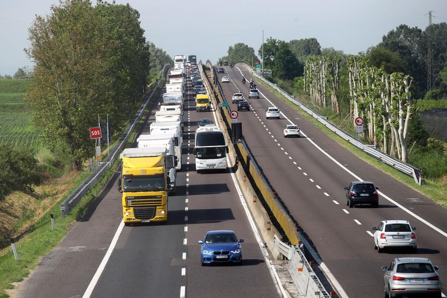 Incidente in autostrada, due vittime