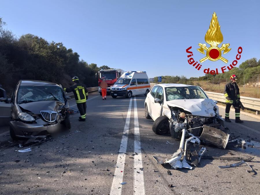 Tragedia a Olbia, auto sbatte sul guard rail e poi su un’altra vettura: muore noto imprenditore, ferito il secondo conducente