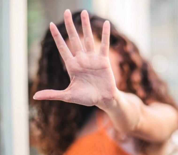 Stalking per 20 anni a una farmacista, a Sassari condannato un 49enne