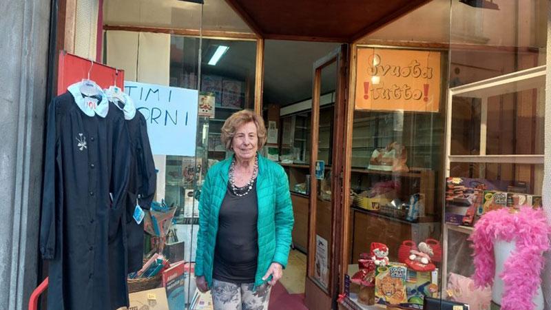 Castelnuovo, dopo 120 anni chiude l’emporio dei giocattoli: «Pesano le vendite online e i gusti dei bambini sono cambiati»