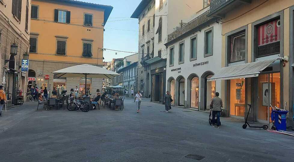 Pistoia, i commercianti si uniscono per rilanciare il centro: «Ci autotassiamo»