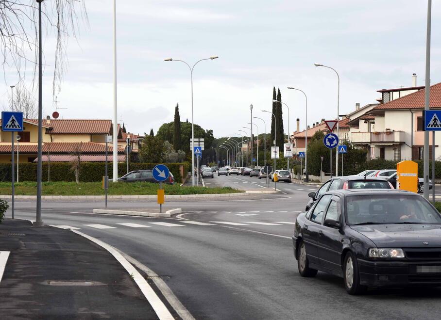 Grosseto, aggredita e rapinata in garage: stava rientrando con l’auto