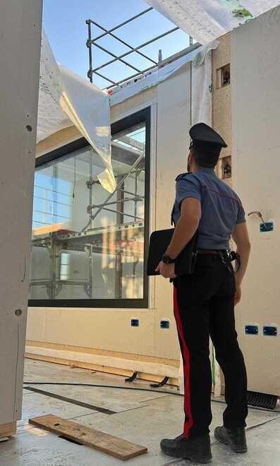 Precipita dal ponteggio, gravissimo a 25 anni