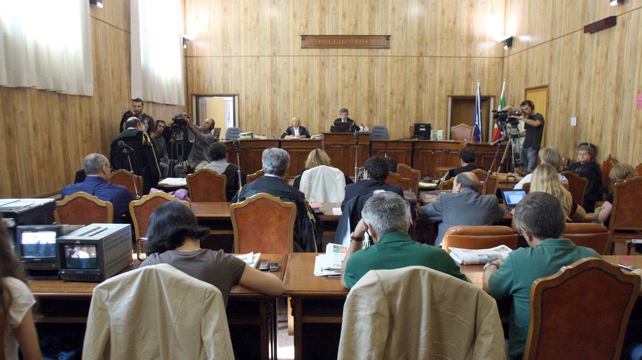Un processo nell'aula del tribunale