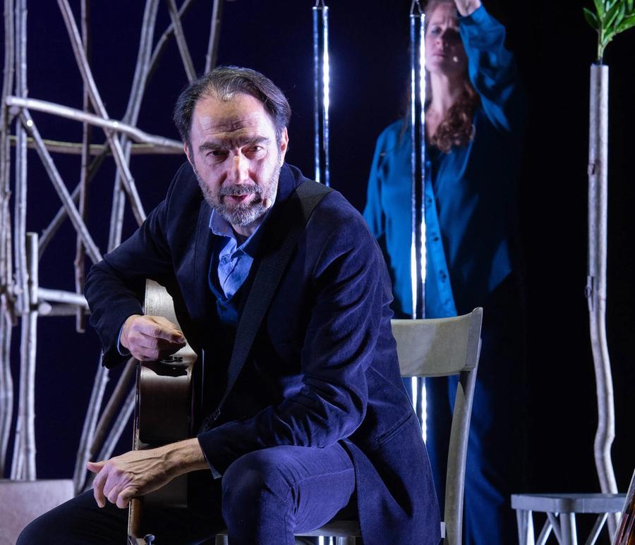 Premio Dessì, in finale Silvia Ballestra e il poeta Enrico Testa