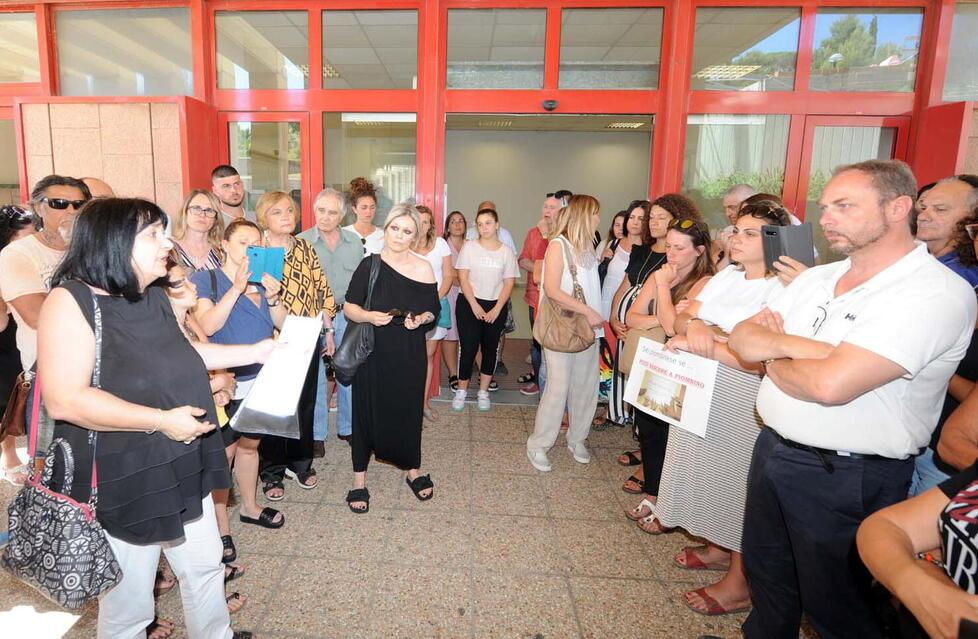 Il comitato: «Traditi dalla firma di Ferrari, è la fine per il punto nascita»