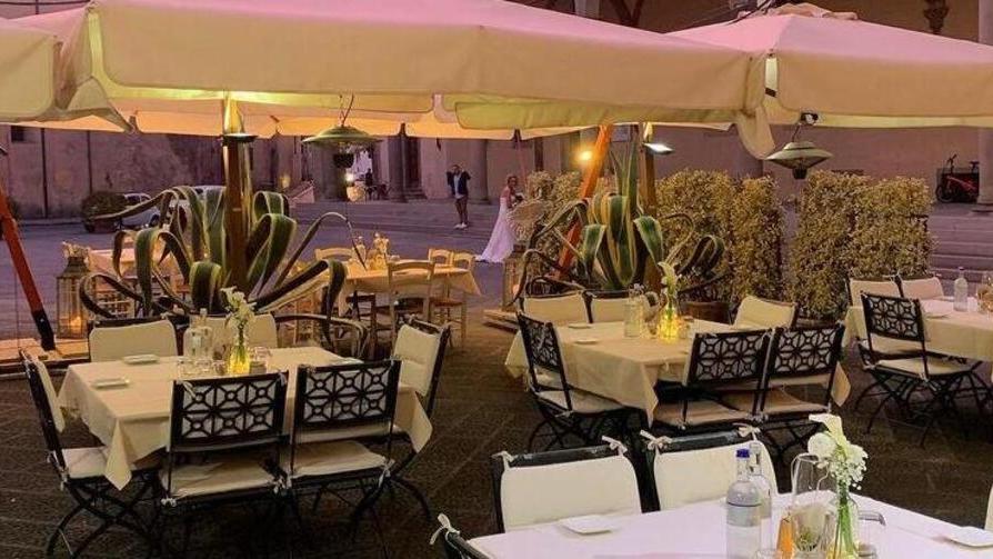 Piombino, sempre più clienti fantasma: così i tavoli restano vuoti. “No show”, “ghosting” o maleducazione?