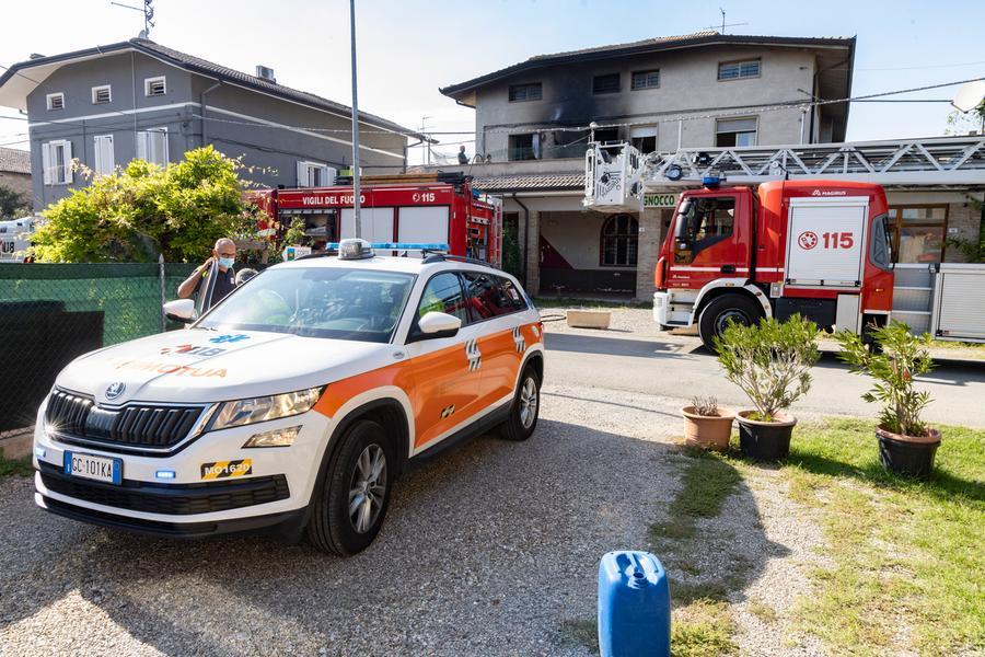 Palazzina a fuoco, paura a Redù di Nonantola