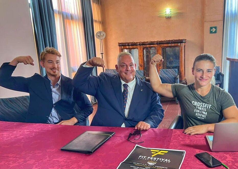 Grosseto, festival organizzato dalla moglie. Bufera su Vasellini: «Dimettiti»