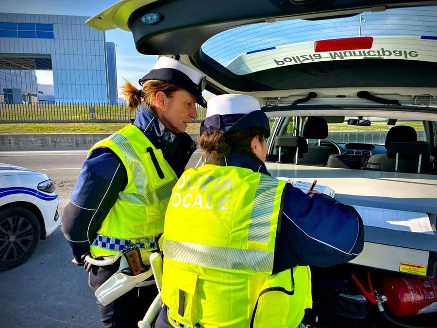 Fiorano. Dipendenti in nero e senza patente: multa da 10mila euro all’ambulante