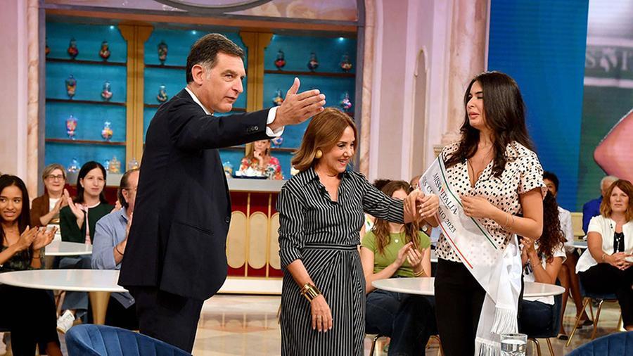 Grosseto, dal coma alla fascia di Miss coraggio: la sorpresa per Ilenia in diretta tv