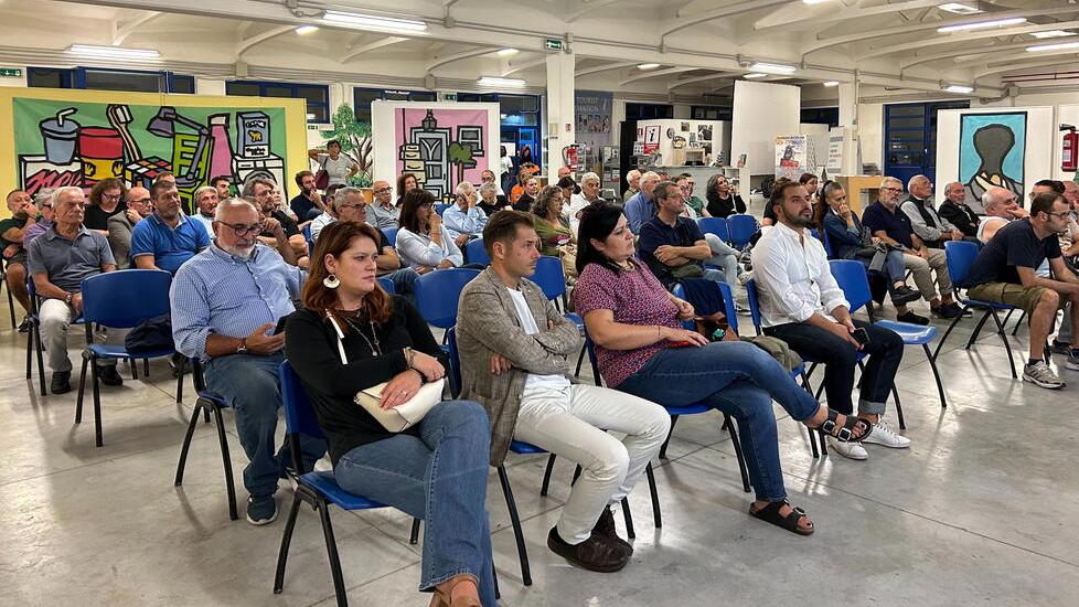 Pontedera, nuova caserma sotto accusa: «Sarà una colata di cemento»