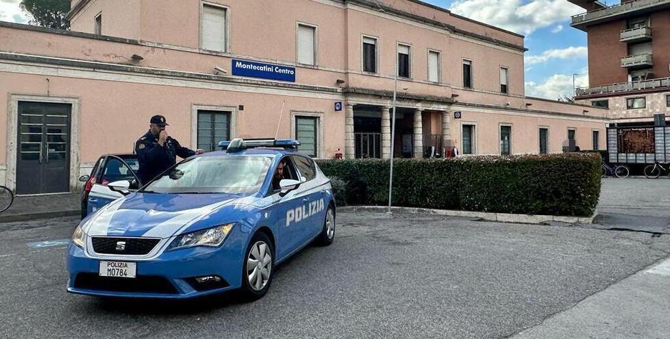 È accaduto ieri mattina vicino a un’edicola