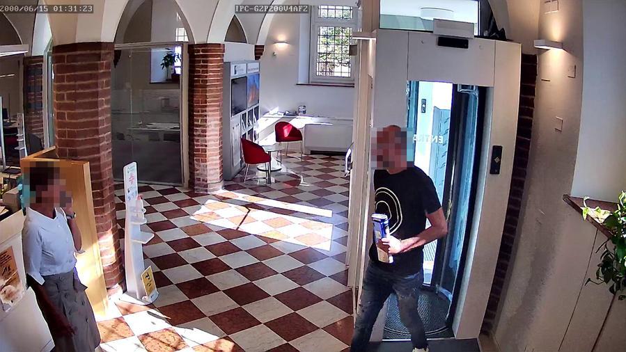 Ferrara. Rapina con ostaggi alla Banca Centro Emilia: tre arresti. Video