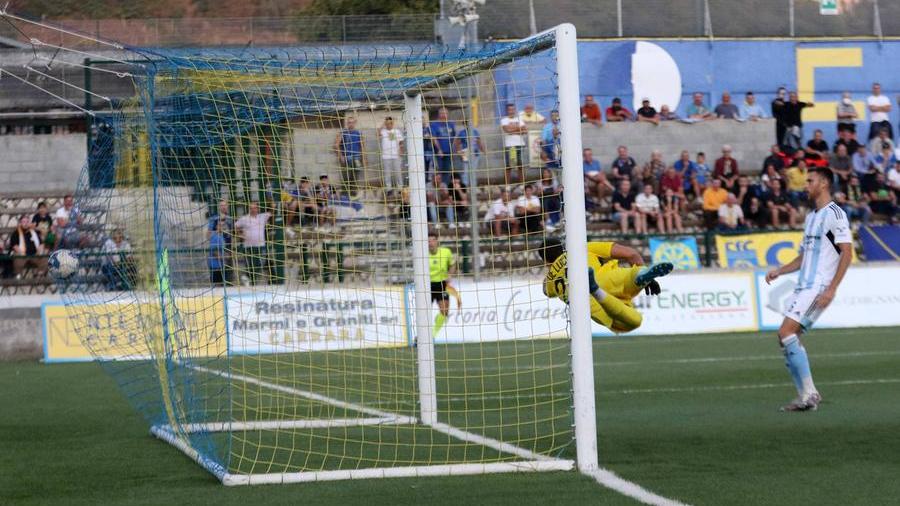 La Carrarese torna al successo, Entella al tappeto: 2-0