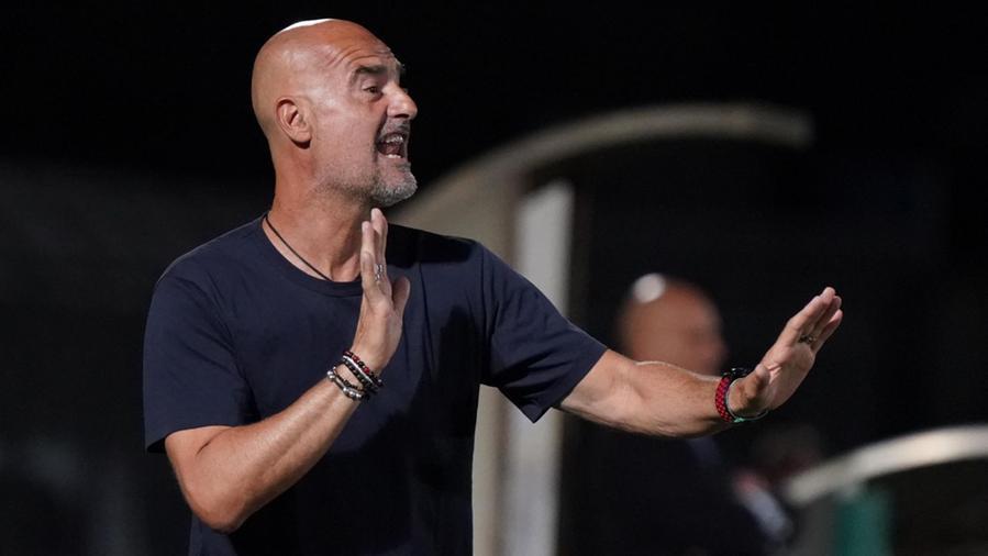 L'allenatore del Pontedera, Massimiliano Canzi 