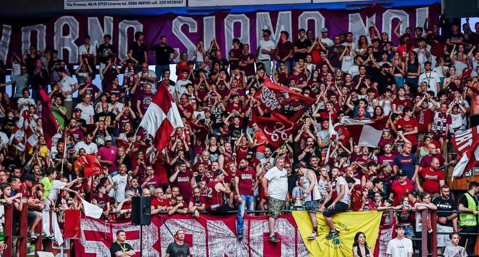 La curva libertassina
