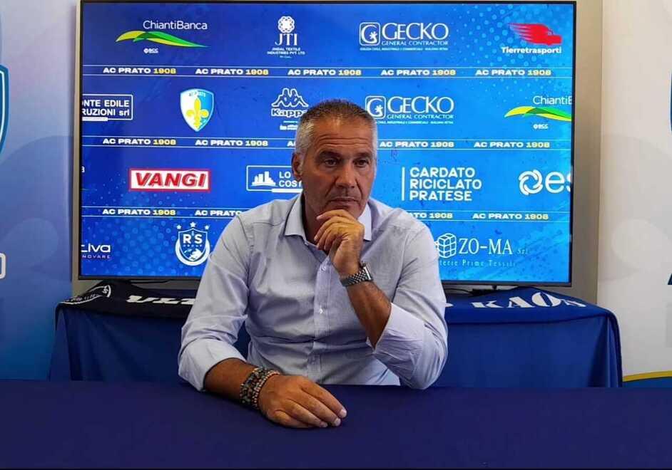 L’allenatore del Prato Raffaele Novelli